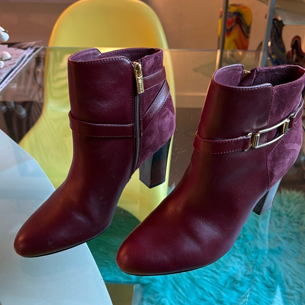 ISOLA BOOTS Booties Burgundy Maroon heeled